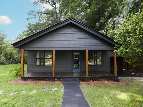 406 Blank St, Ellisville, MS 39437