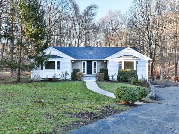 65 Red Oak Lane, Mount Kisco, NY 10549
