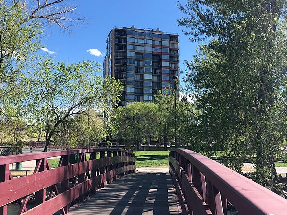 Bridge over Truckee River toward Park Tower