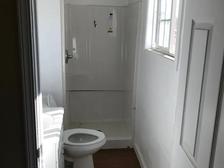 6505 S Vermont Ave — Photo 6