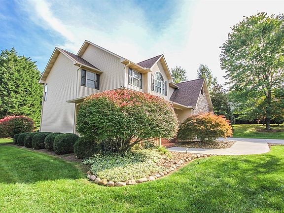 5th image of 413 Leeds Ct