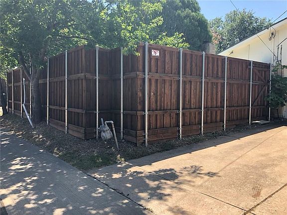 3rd image of 1413 Windy Meadow Dr
