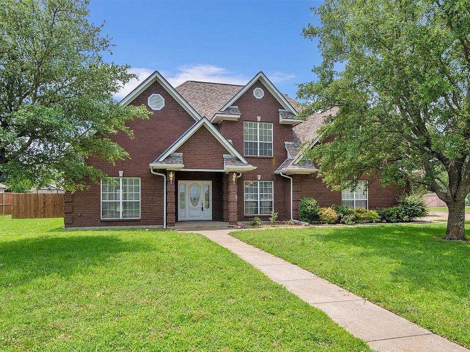 1st image of 2500 Patricia Ln