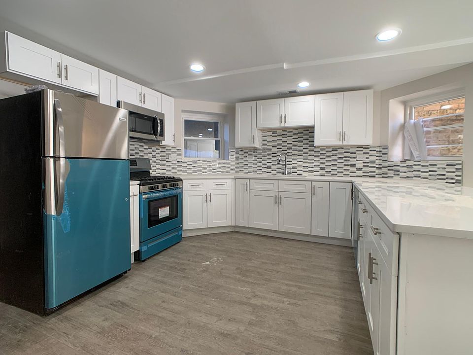 1st image of 3306 W Cullom Ave #G