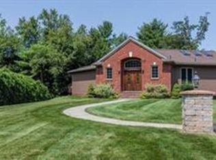 20 Labrie Ln, Holyoke, MA 01040
