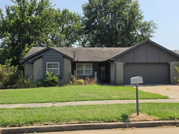 1101 W 14th Pl, Claremore, OK 74017