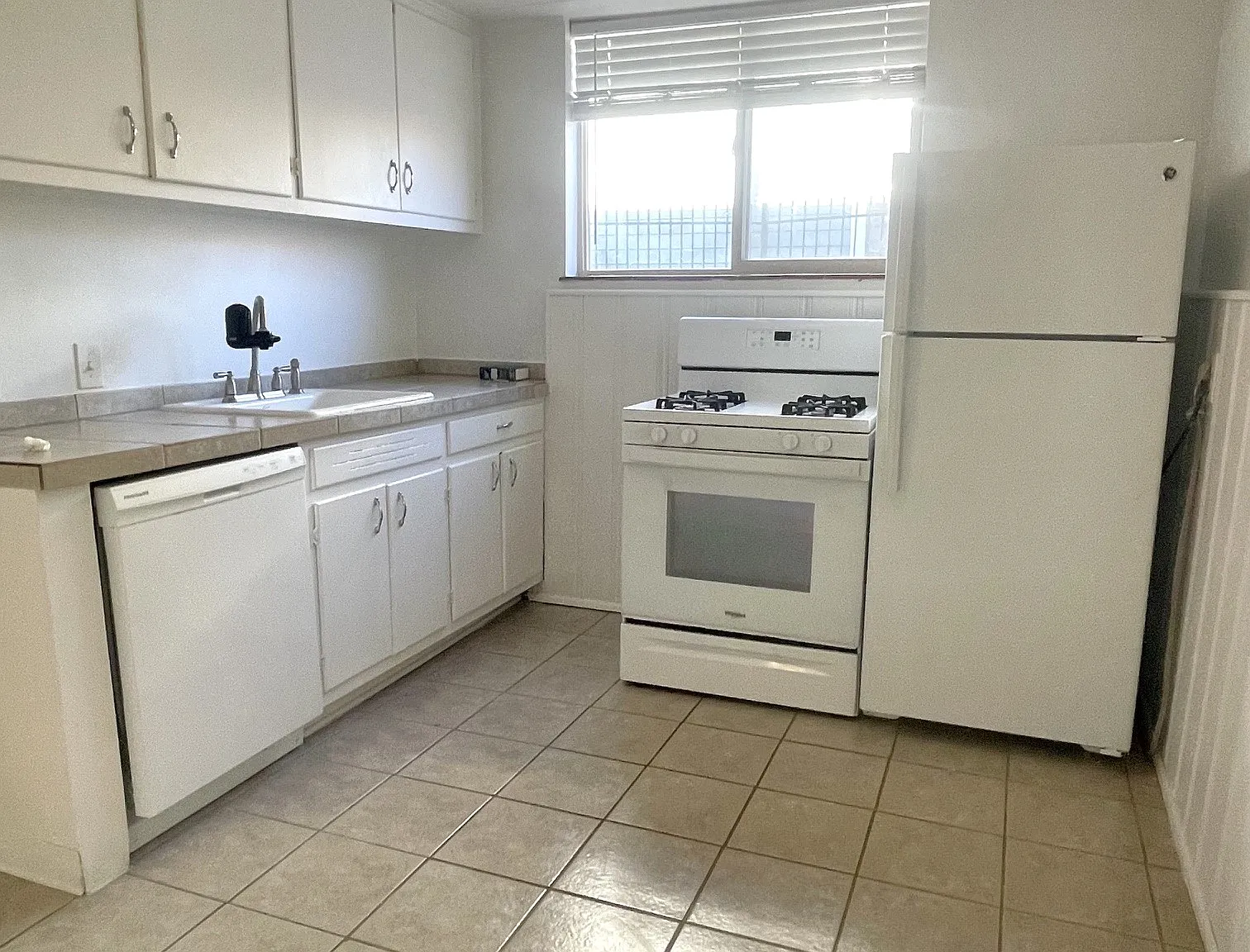 1 bed, 600 sqft, $1,300 — Photo 2