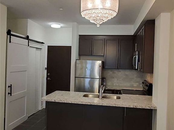 2nd image of 216 Oak Park Blvd S #312