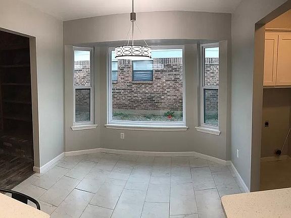 2nd image of 1141 W Westchester Way