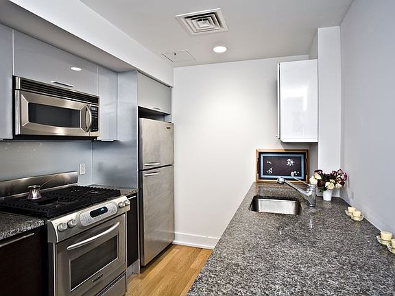 5th image of 350 W 42nd St APT 27B