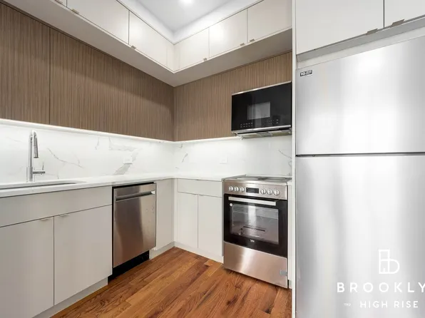 2715 Fulton Street image 3 of 27