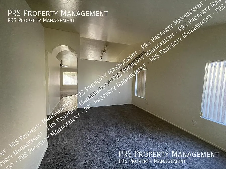 Building Photo - 837 E Glenmere Dr