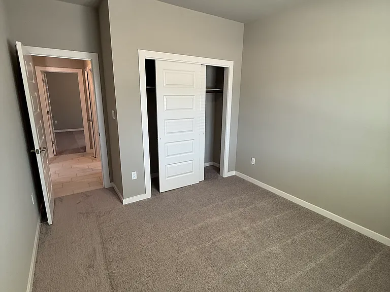 953 Keenland Ave — Photo 5