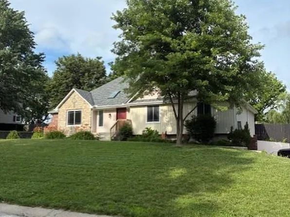 904 SW 44th St, Blue Springs, MO 64015