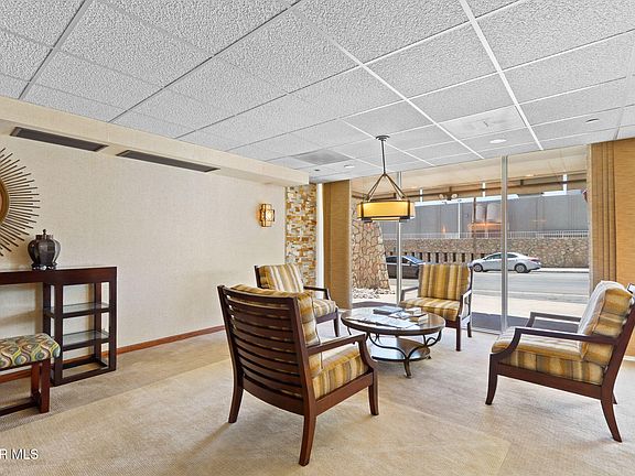 5th image of 1800 N Stanton St APT 305