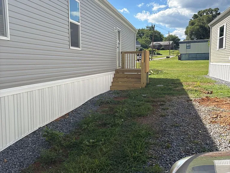 781 Virgil Ave — Photo 12