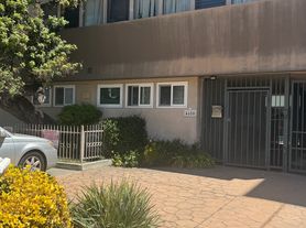 4650 Cahuenga Blvd, North Hollywood, CA