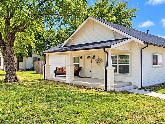 3rd image of 200 S Mimosa St