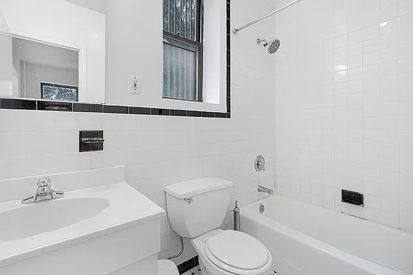 Rented by CitySites Real Estate Group | media 15