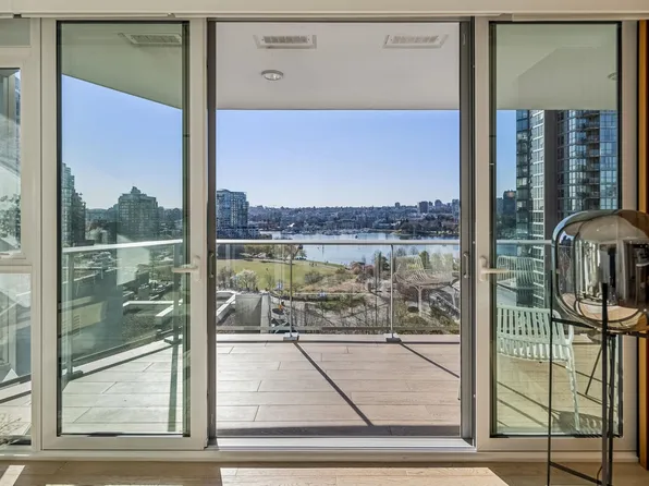 499 Pacific St #1103, Vancouver, BC V6B 0N4