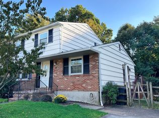 4 David Lee Ct, Catonsville, MD 21228