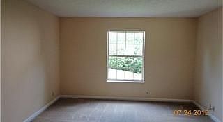 3rd image of 918 Claybrook Ct