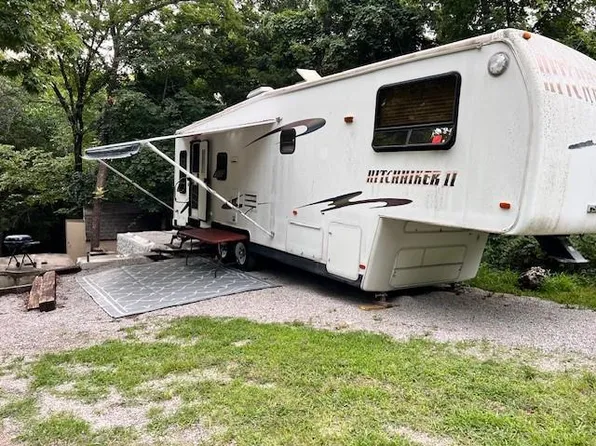 73 W Sugar Lake Dr, Mound City, KS 66056