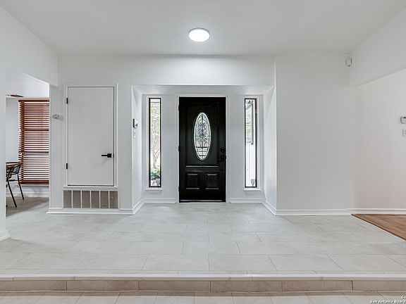 5th image of 14622 Bitternut Woods St