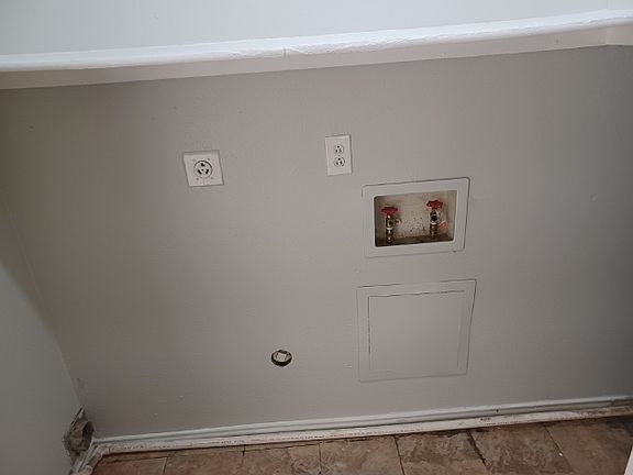 5th image of 3911 William St