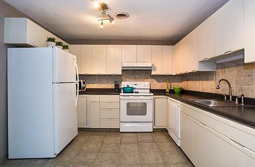 4th image of 54 Dutcher St Unit 11