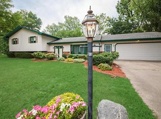 378 Rainbow Dr, Saint Joseph, MI 49085