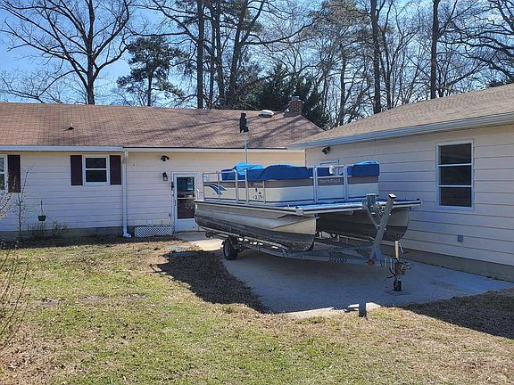 2nd image of 113 River Bend Dr