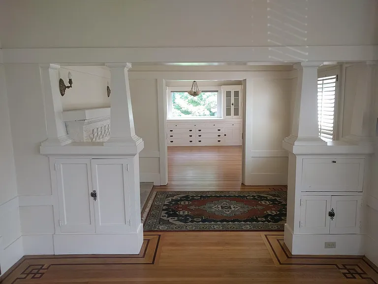 576 Boulevard Way — Photo 4