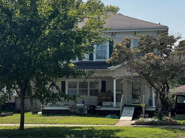 421 W College Ave, Jacksonville, IL 62650