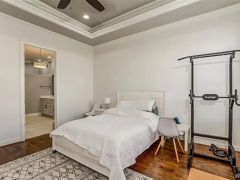 830 Arundell St — Photo 11