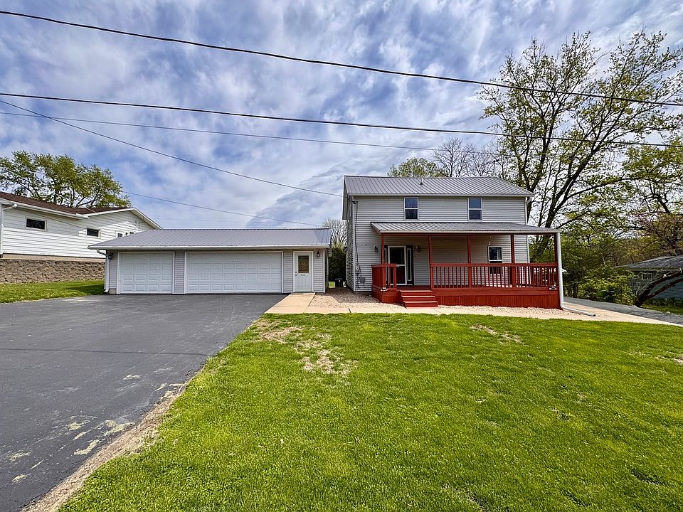 1st image of 208 Hand Ave
