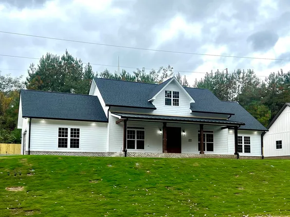 1921 Patterson St, Guntersville, AL 35976