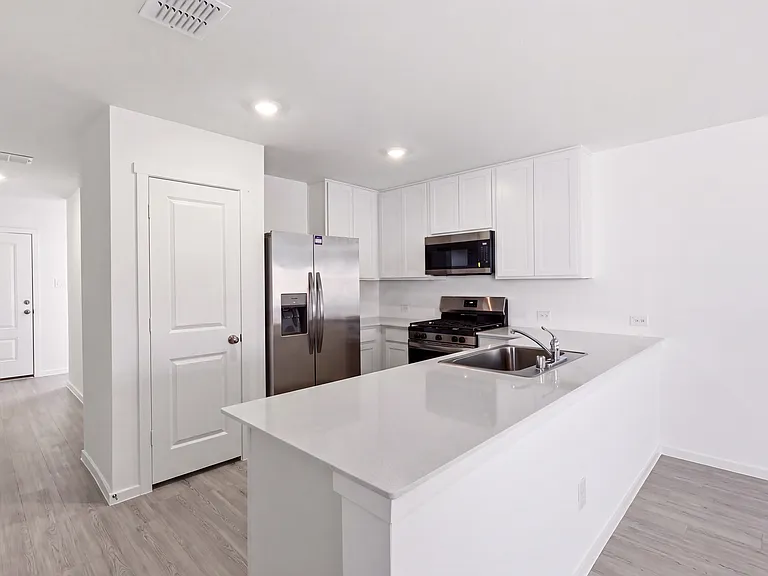 3181 Campeiro Ave — Photo 3