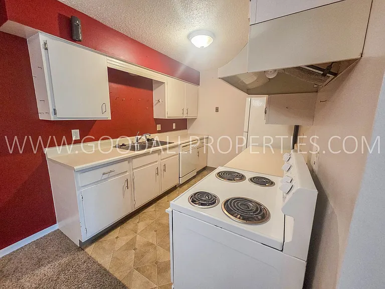 9523 University Ave #6 — Photo 6