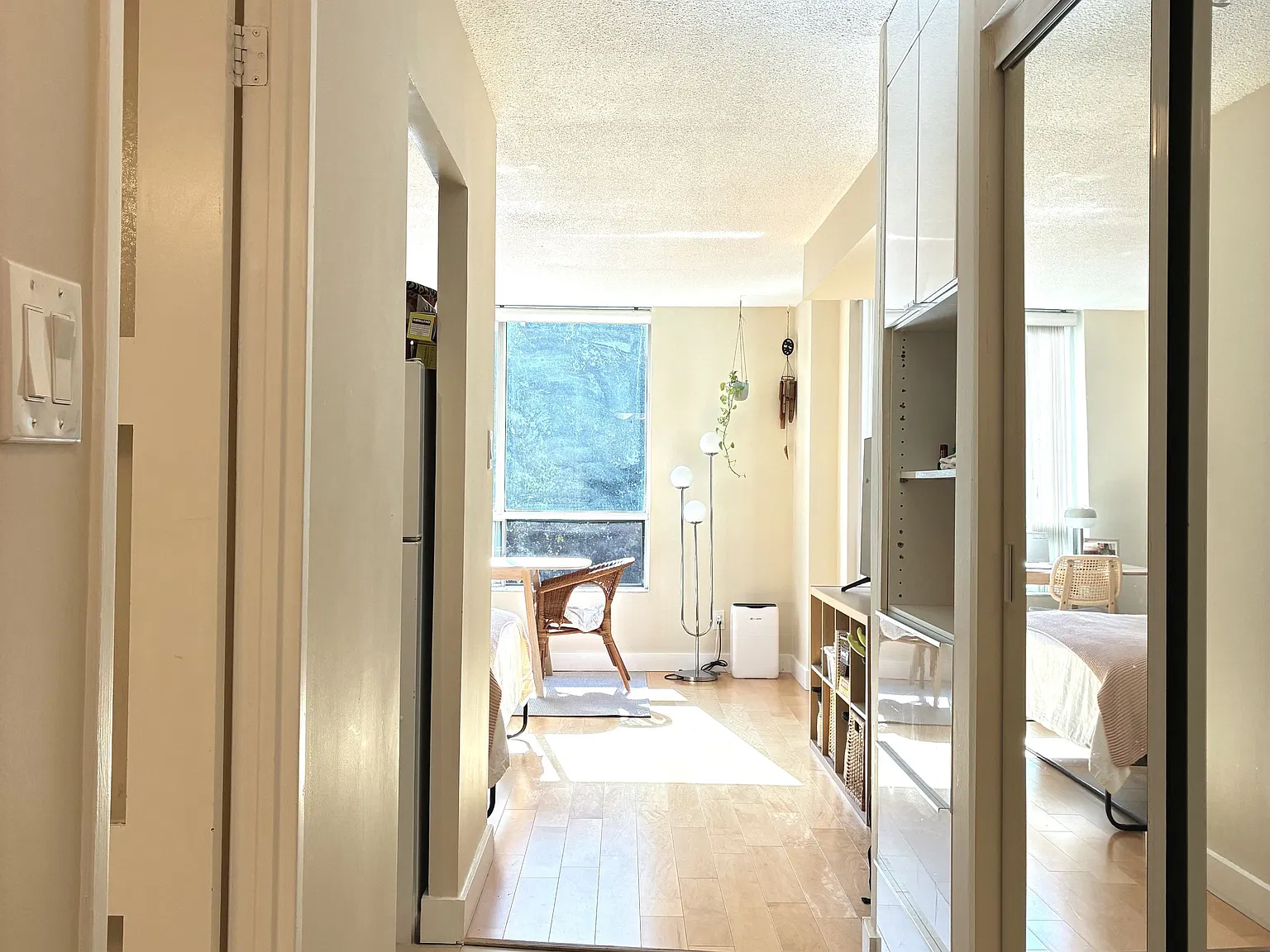 Studio, $2,100 — Photo 4