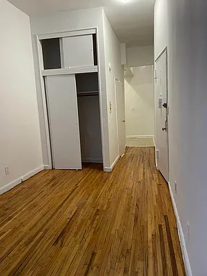 Rented by Manhattan Flats | media 9