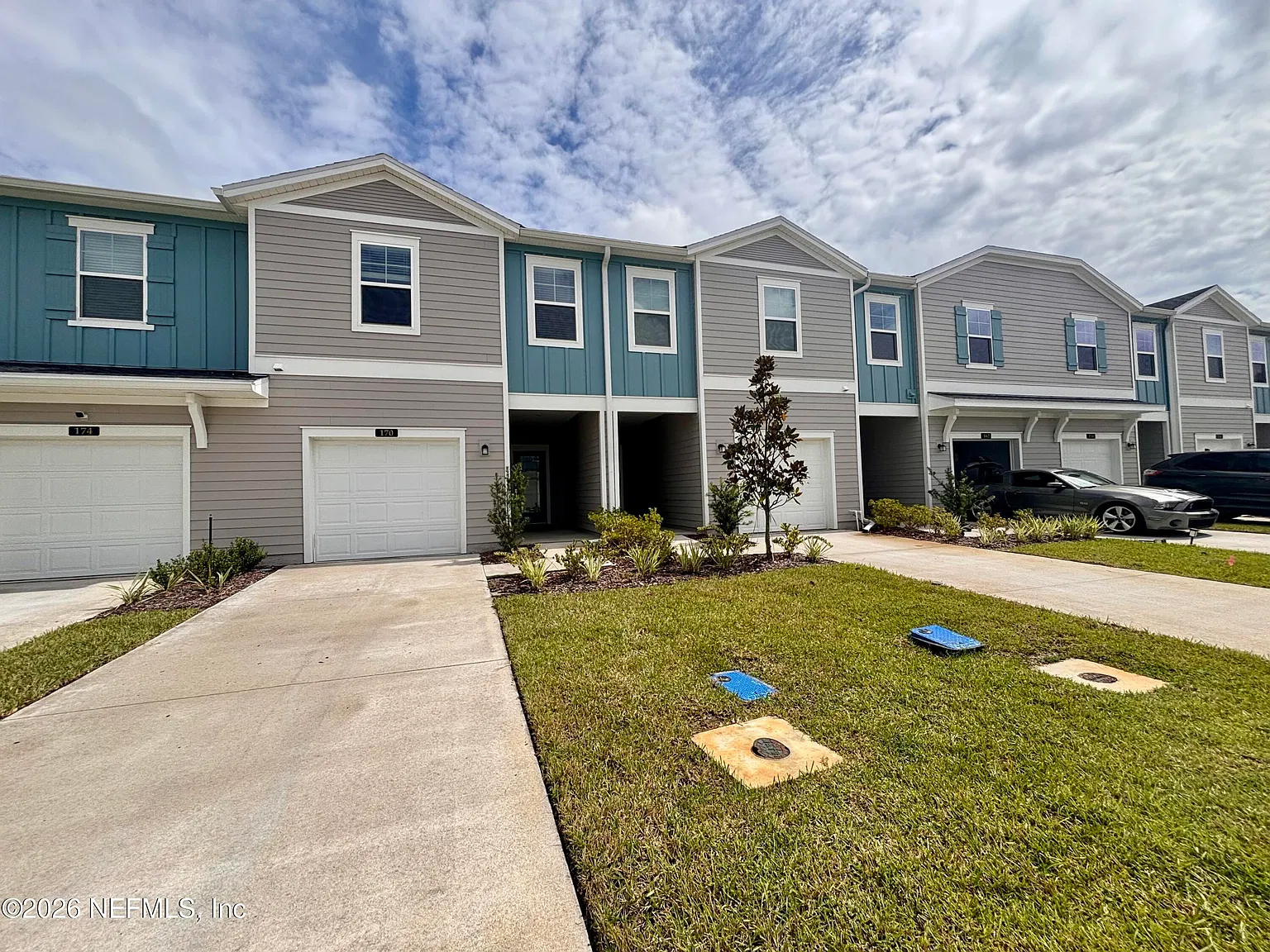 3 bed, 2.5 bath, 1707 sqft, $2,200 — Photo 2