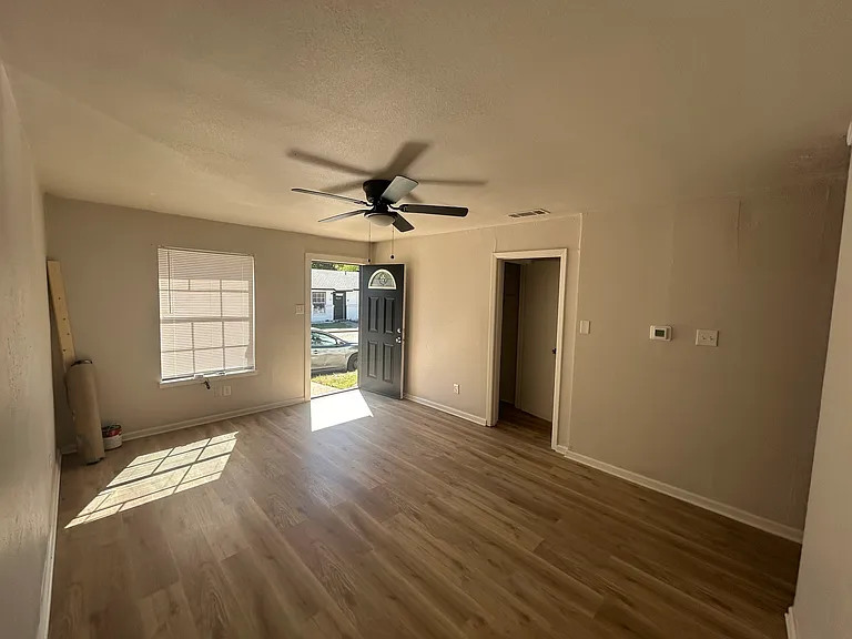 Sunny Terrace Seagoville — Photo 17