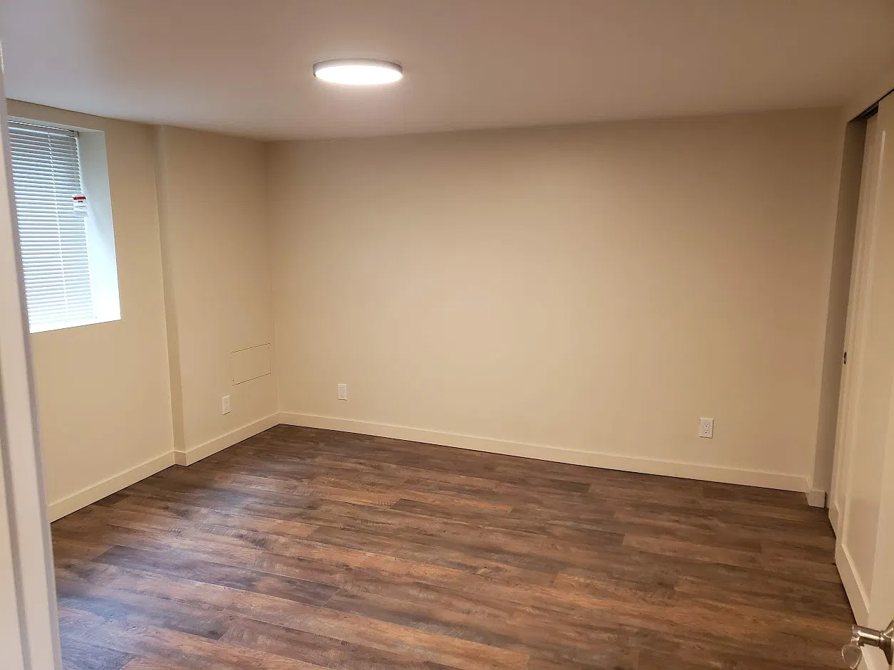 2 bed, 750 sqft, $2,300 — Photo 4