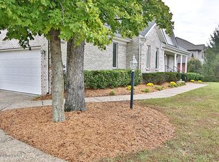 1904 Grand Ridge Rd, Louisville, KY 40214