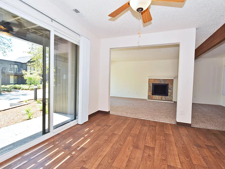 Timberwood Apartments — Photo 38
