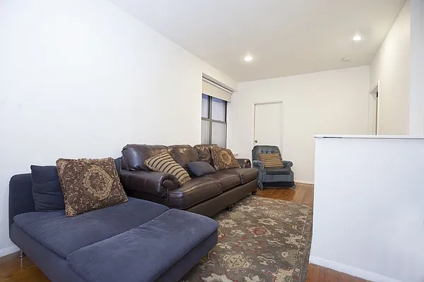 Rented by REAL New York | media 36