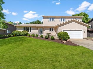 25423 Wimbledon Rd, Beachwood, OH 44122