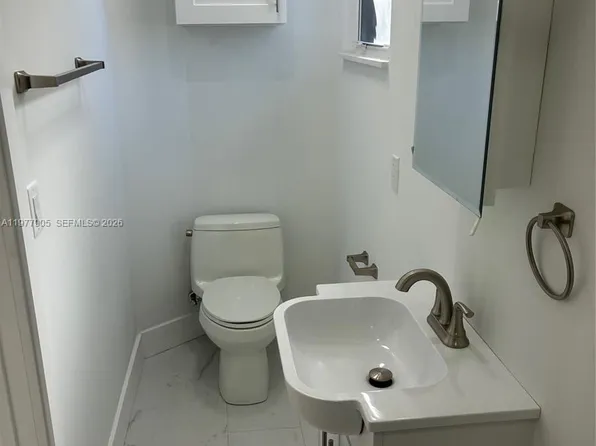 1530 NE 33rd St, Pompano Beach, FL 33064