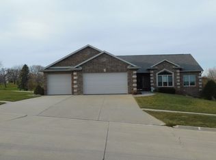 906 Randall Rd, Tipton, IA 52772